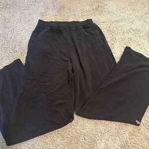 Alo Yoga Black Pants